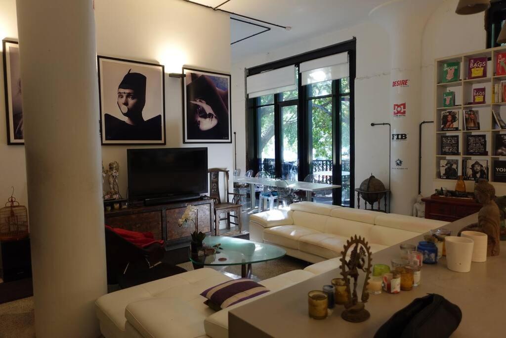 Award-winning, Luxury 3 Bedroom Designer Loft, Factory Conversion *