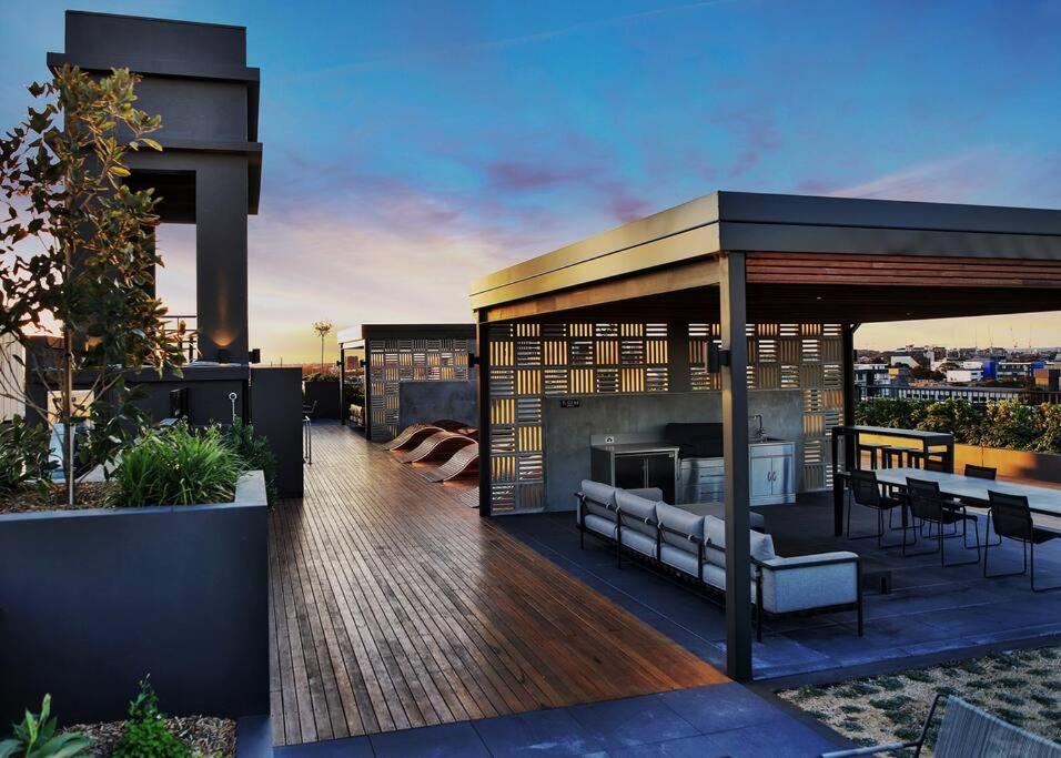 Award-winning, Luxury 3 Bedroom Designer Loft, Factory Conversion *