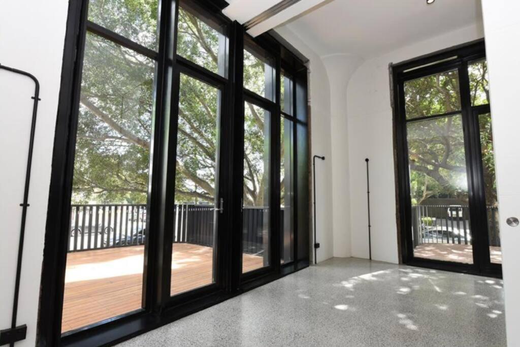 Award-winning, Luxury 3 Bedroom Designer Loft, Factory Conversion Apartment *