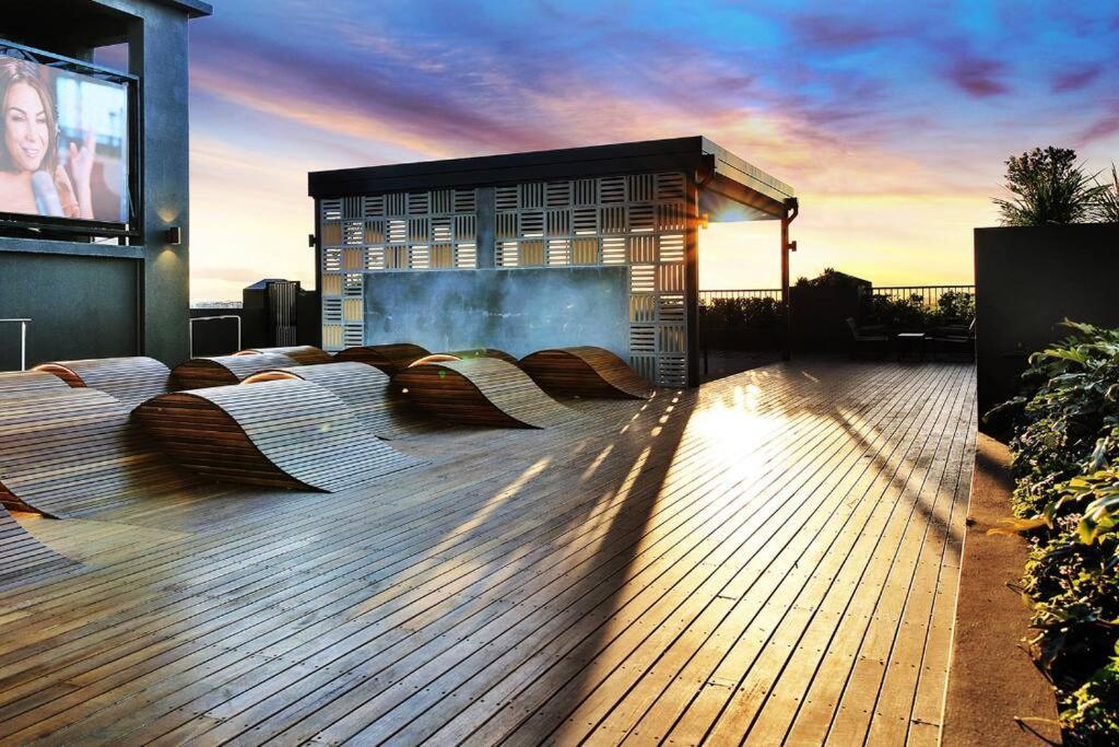 Apartment Award-winning, Luxury 3 Bedroom Designer Loft, Factory Conversion *